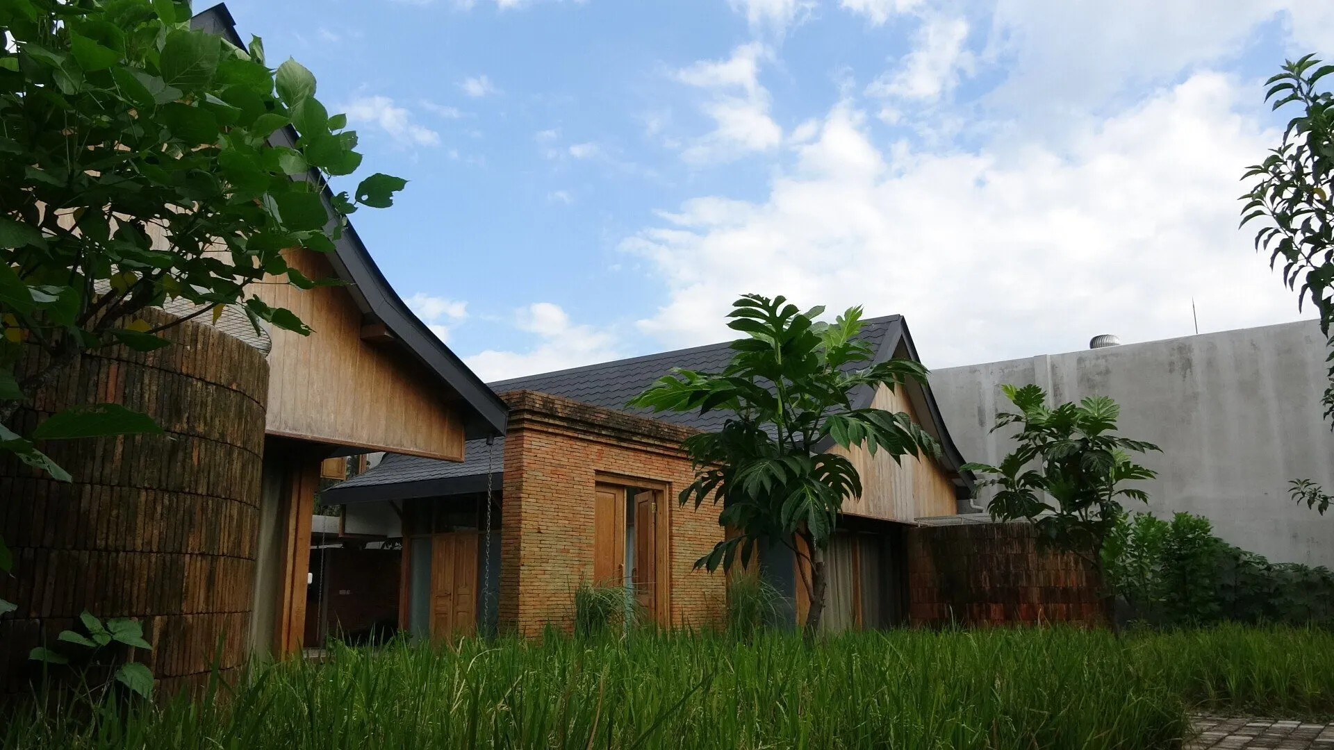 Ayom Java Village - TimTiga - Juara 2