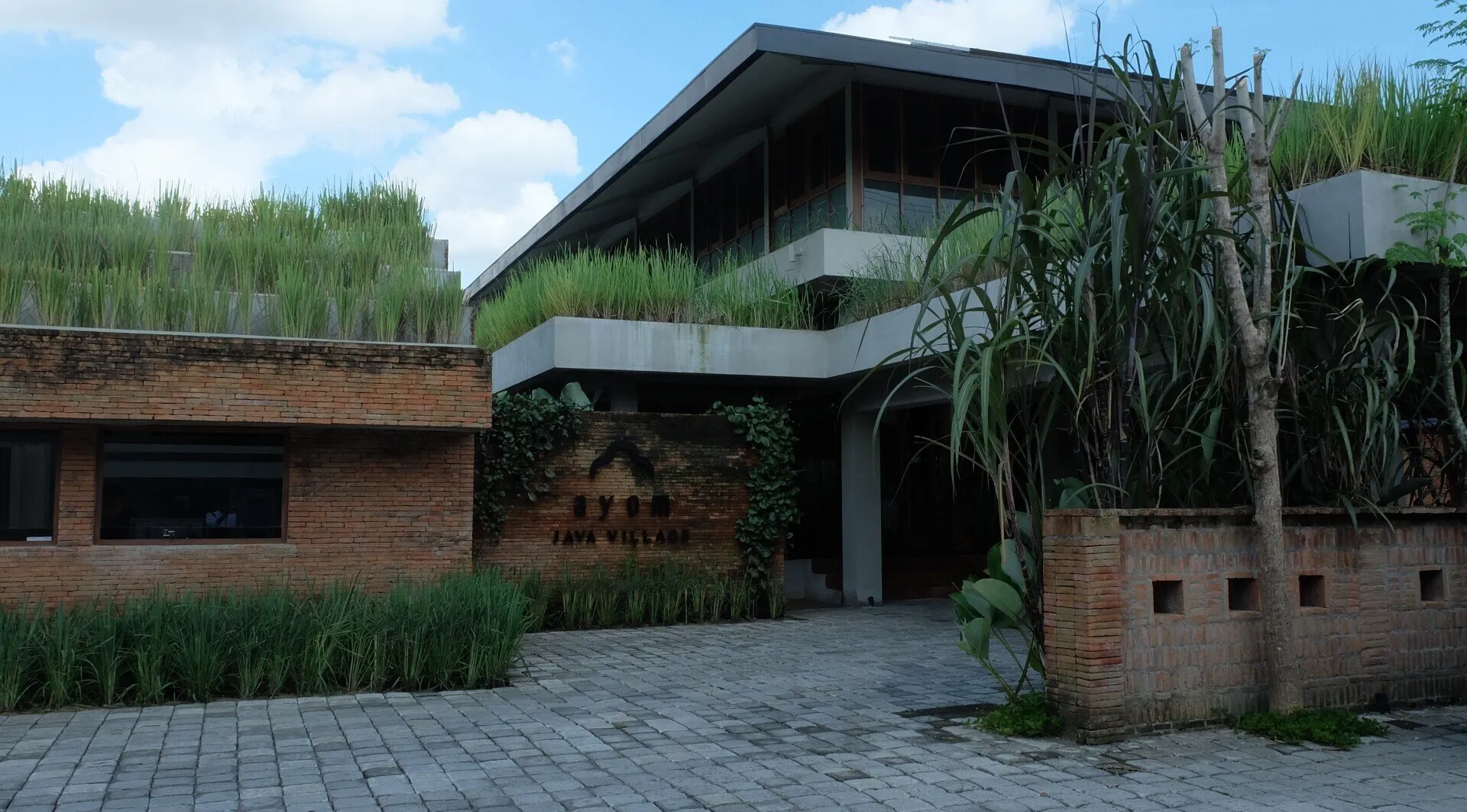 Ayom Java Village - TimTiga - Juara 2